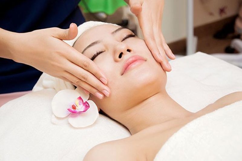 Massage và thư giãn da mặt