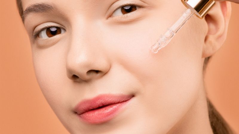 Sử Dụng Serum Phục Hồi Da