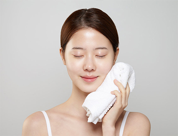 Lợi ích của việc rửa mặt sau khi tẩy trang